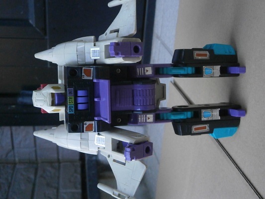 【定番，お買い得】 1986年 タカラのトランスフォーマー 箱なし 品 ジャンク(G1)｜売買されたオークション情報、yahooの商品情報をアーカイブ公開 - オークファン トランスフォーマー