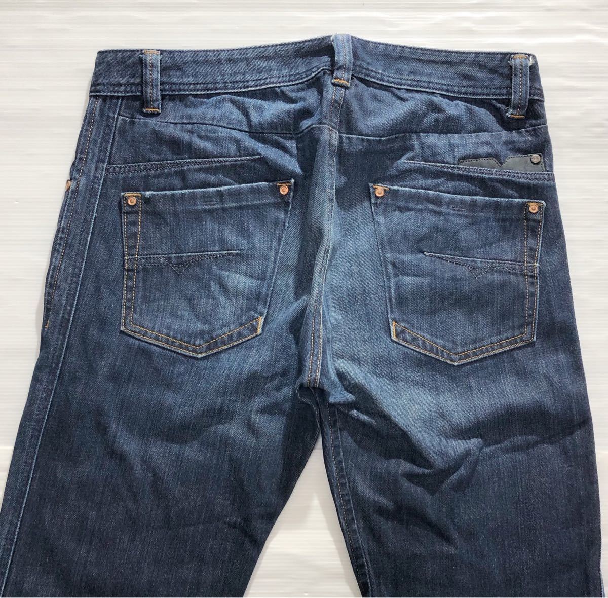 ジーンズ DIESEL ディーゼル》DARRON 色落ち ダメージ加工 インディゴデニム