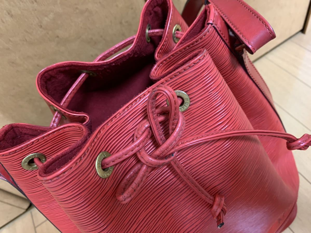 送料込み、匿名発送】 LOUIS VUITTON ルイヴィトン エピ ノエ 巾着
