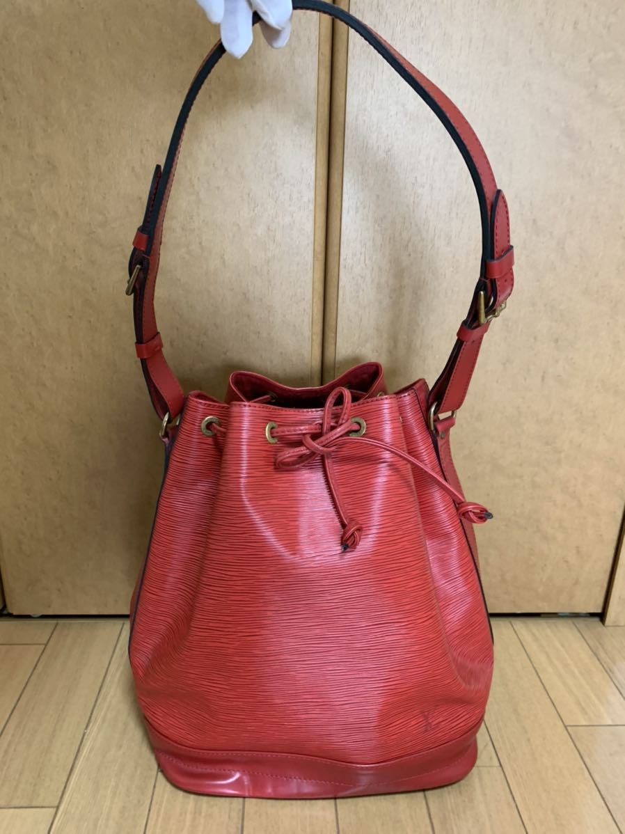 LOUIS VUITTON ルイヴィトン エピ ノエ 巾着 赤 ルイヴィトンの巾着バッグ｜エピ ノエは流行遅れ？｜ルイヴィトン買取