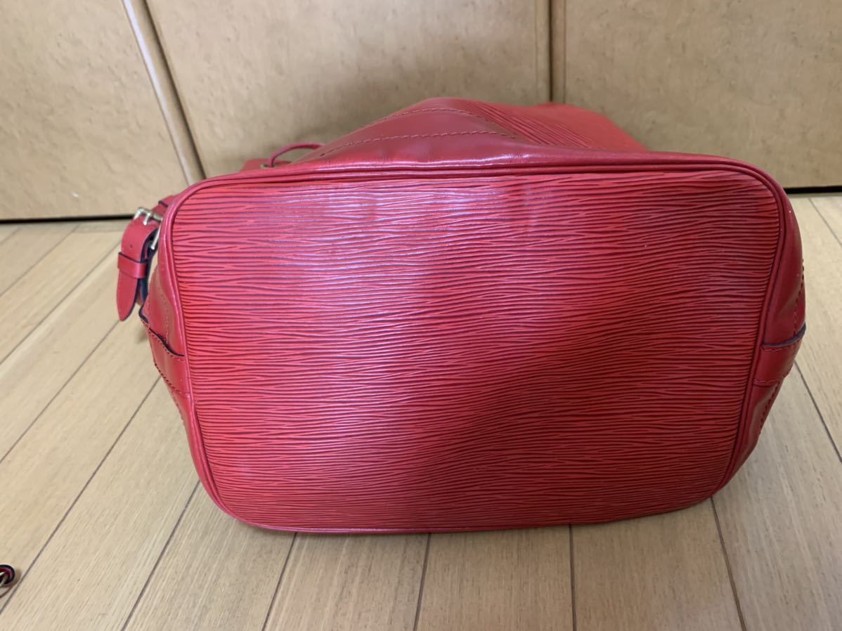 送料込み、匿名発送】 LOUIS VUITTON ルイヴィトン エピ ノエ 巾着