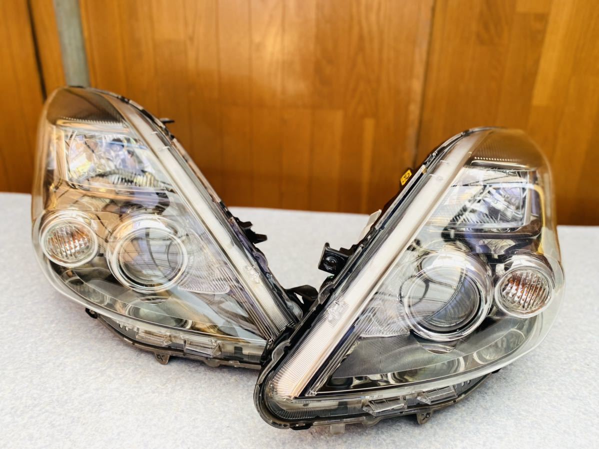 アイシス ヘッドライト HID 左右セット KOITO 44-72 打刻W トヨタ