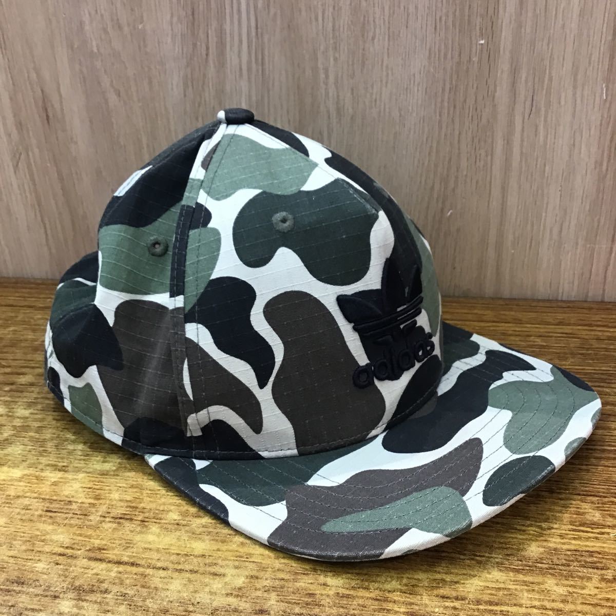 Adidas アディダス キャップ カモフラ 迷彩柄 ロゴ刺繍 帽子 フリー アクセサリー シンプル フリーサイズ ブランド ミリタリー 帽子 売買されたオークション情報 Yahooの商品情報をアーカイブ公開 オークファン Aucfan Com