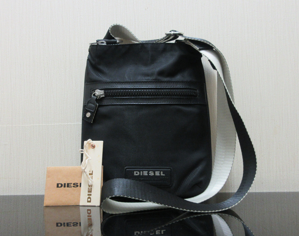 DIESEL ディーゼル ショルダーバッグ 巾着 ナイロン×レザー ブラック 
