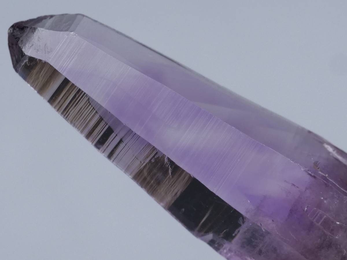 美品【鉱物 標本 紫水晶 原石】メキシコ ゲレロ 強光沢 アメジスト ファントム ポイント