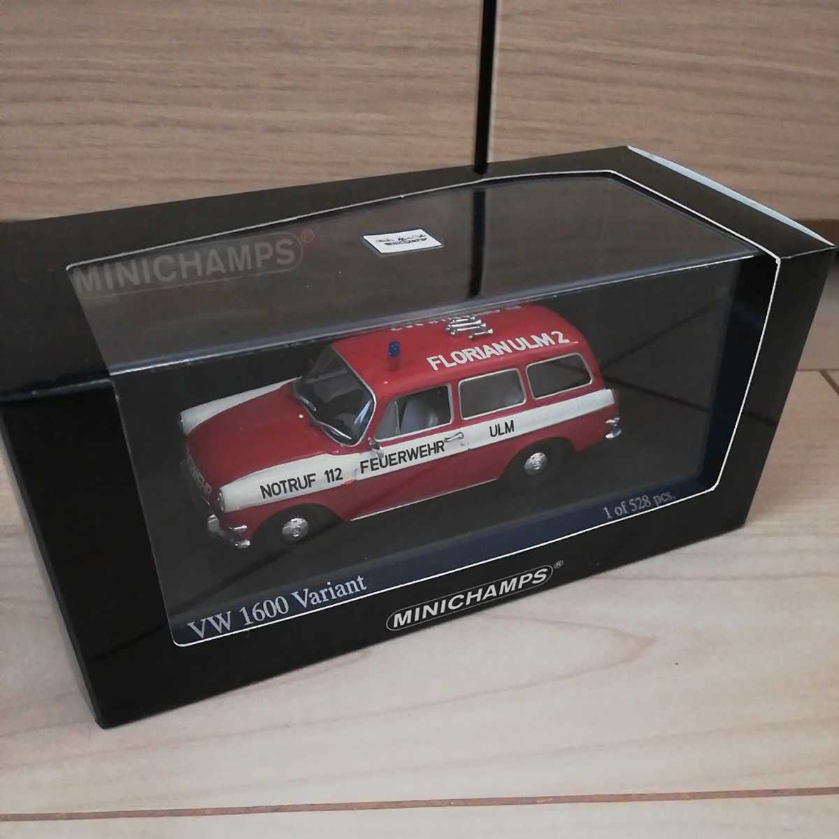 1/43 ミニチャンプス minichamps　VW　1600　variant　1969　ドイツ　消防車　FEUERWEHR　救急車