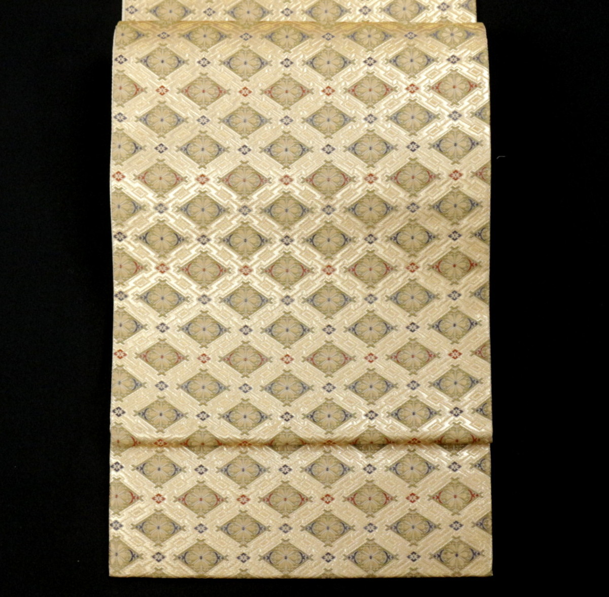 【京都西陣織　正絹全通袋帯　金彩名物裂　花菱風文様】キモノマルシェ　e2-21