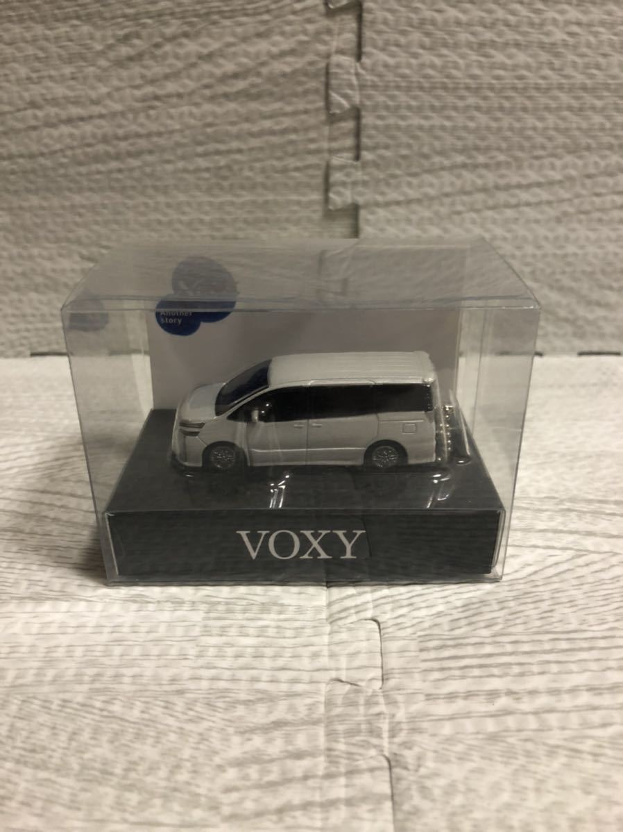  トヨタ ヴォクシー ZS VOXY 後期 非売品 ミニカー LED キーホルダー ホワイトパールクリスタルシャイン(乗用車)｜売買されたオークション情報、yahooの商品情報をアーカイブ公開 - オークファン 乗用車