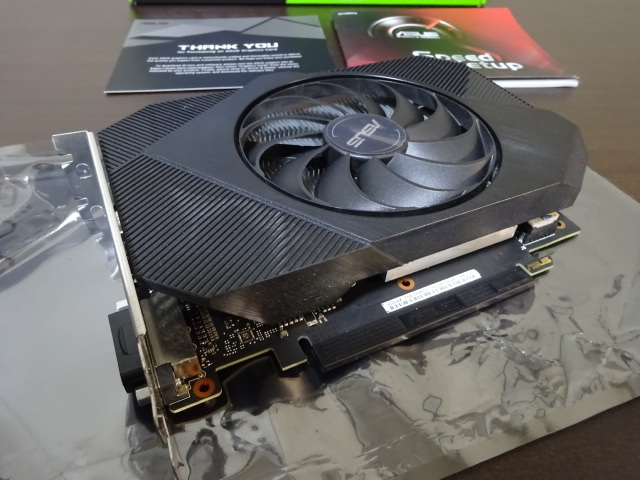 ASUS Phoenix GeForce GTX 1650 OC edition 4GB GDDR6 中古美品