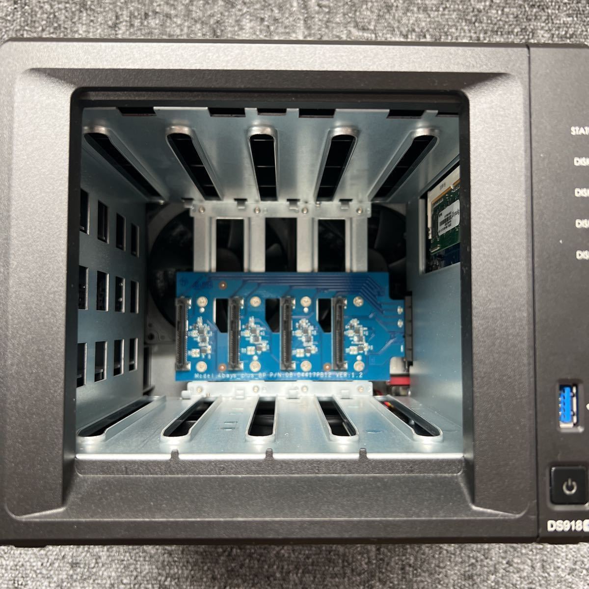 美品】Synology NAS DiskStation DS918+ / DS918 Plus 4ベイ Intel