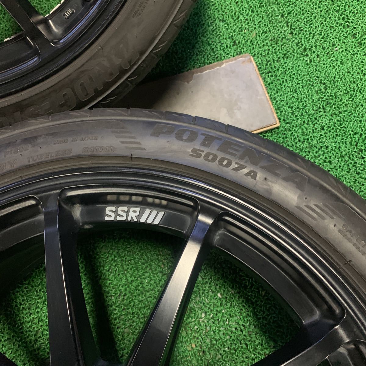 SSR GTV02 溝ありブリジストン215/45R18ポテンザS007 7.5J+43 114.3-5H 