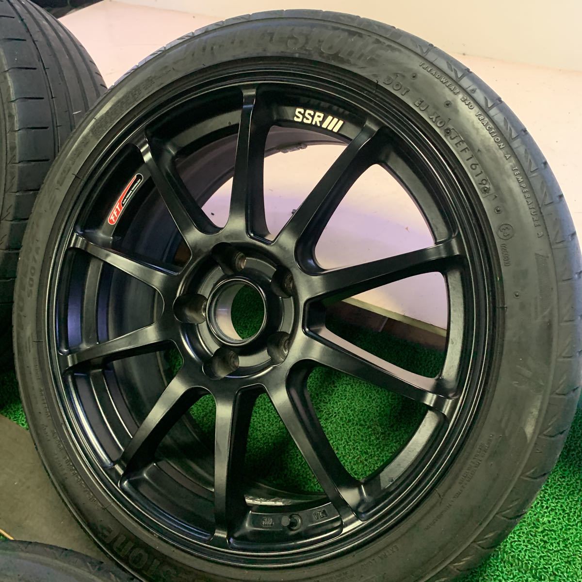 SSR GTV02 溝ありブリジストン215/45R18ポテンザS007 7.5J+43 114.3-5H 