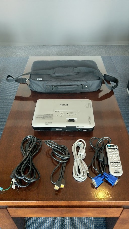 EPSON エプソン ビジネスプロジェクター モバイルモデル EB-1795F