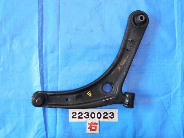  デリカＤ5 DBA-CV5W 右フロントロアアーム M 4WD 8人 NO.267544 個人宅送料別途加算 S1サイズ(三菱用)｜売買されたオークション情報、yahooの商品情報をアーカイブ公開 - オークファン その他