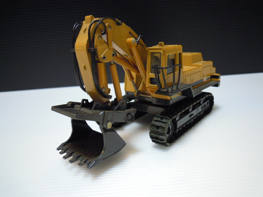 ①♪珍品♪KOMATSU 1/50 PC650 ローディングショベル 重機 コマツ模型