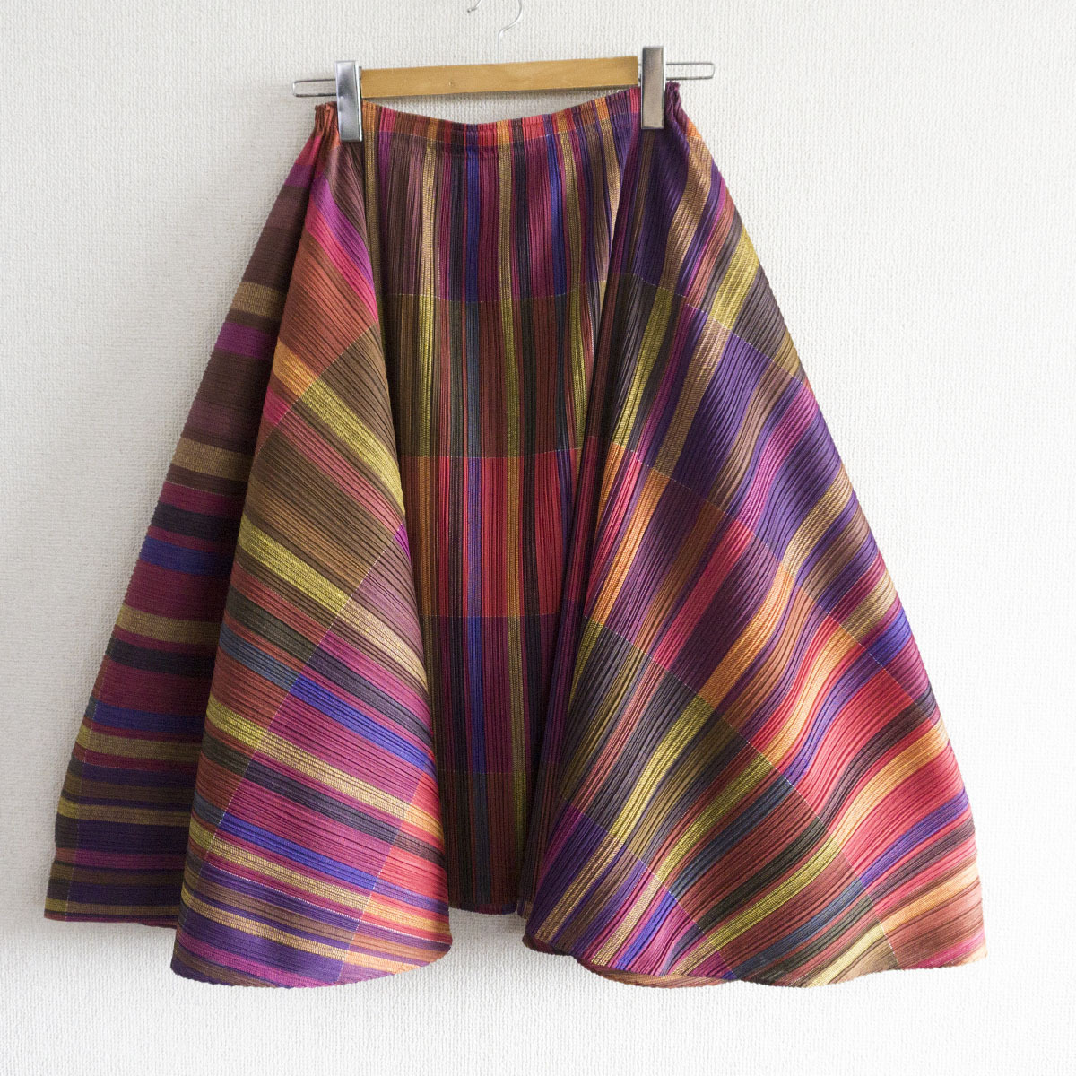  2020年モデル PLEATS PLEASE 変形プリーツ スカート プリーツプリーズ 2109396(スカート)｜売買されたオークション情報、yahooの商品情報をアーカイブ公開 - オークファン 女性用