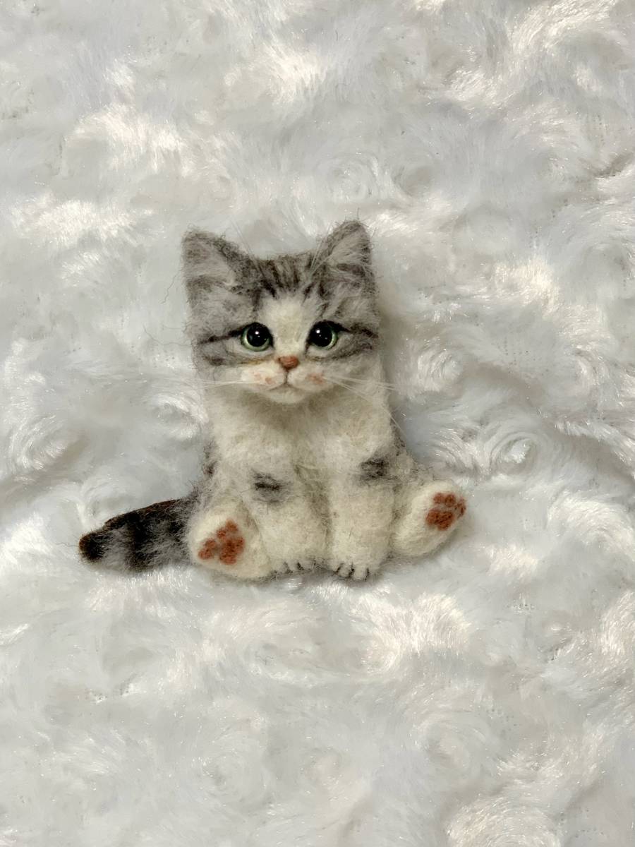 Chico 羊毛フェルト 猫 スコ座り サバ白ちゃん ブローチ ネコ ハンドメイド ねこ スコティッシュフォールド 子猫 仔猫 羊毛フェルト 売買されたオークション情報 Yahooの商品情報をアーカイブ公開 オークファン Aucfan Com