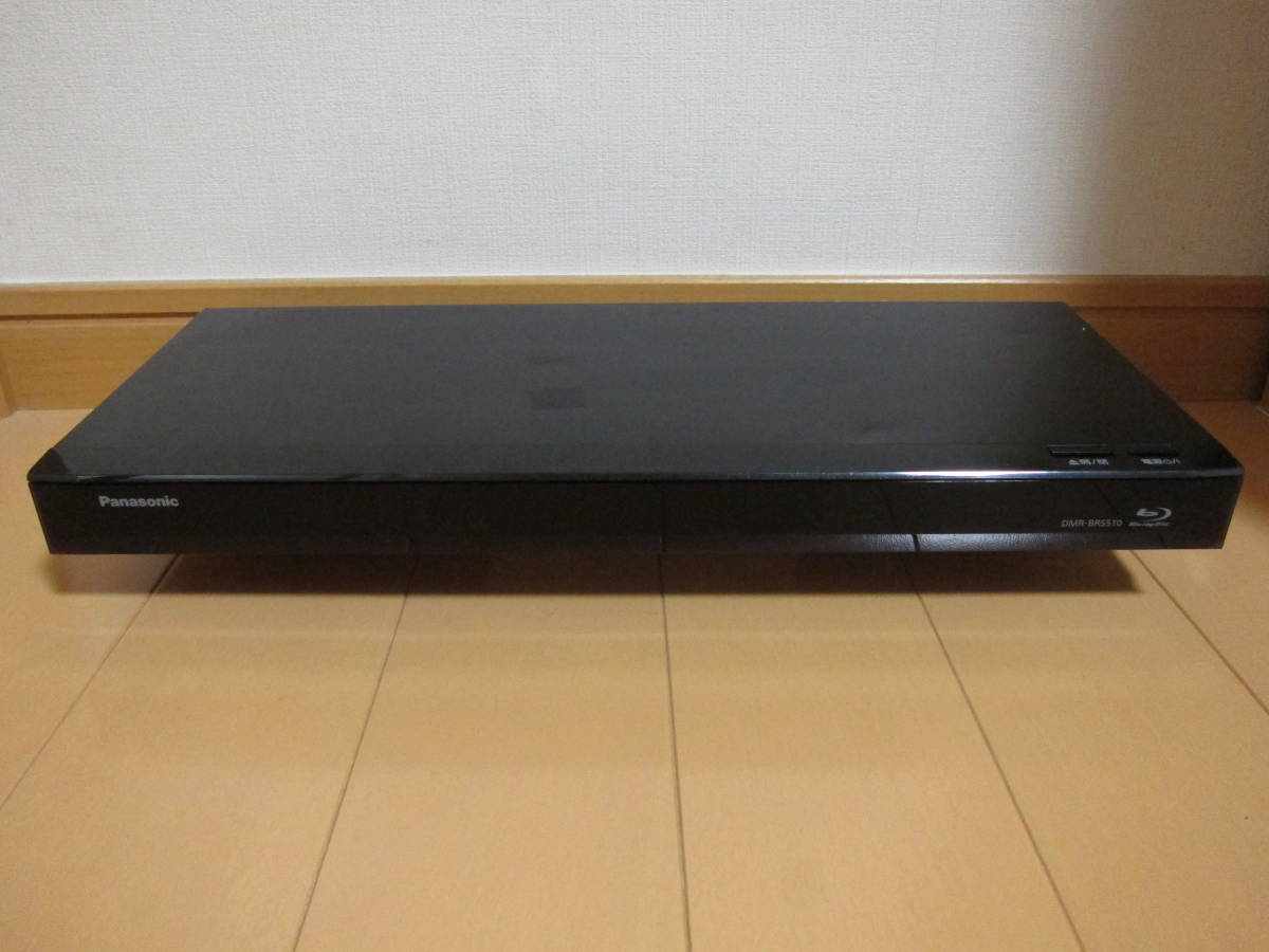 少し傷がありますが、本体状態は良好です。内蔵HDDを新品HDD500GBへ