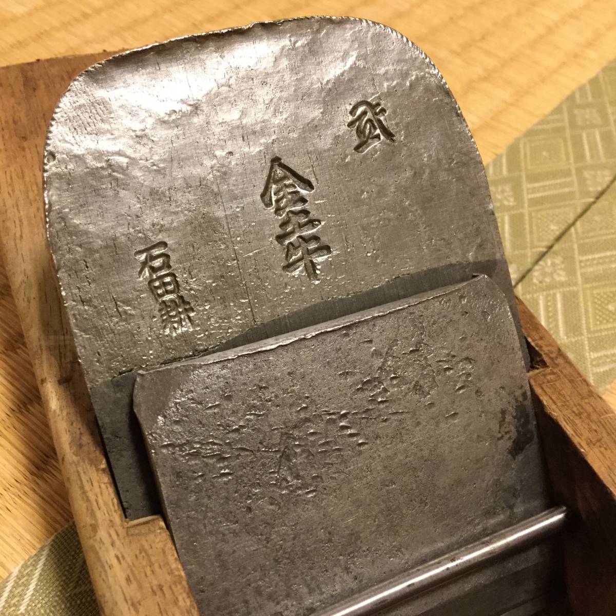 鉋　土牛　2寸　刃のみ 三木鉋 古鉋 【金土牛 寸8 （石田耕）】白樫長台41㎝ 検索：
