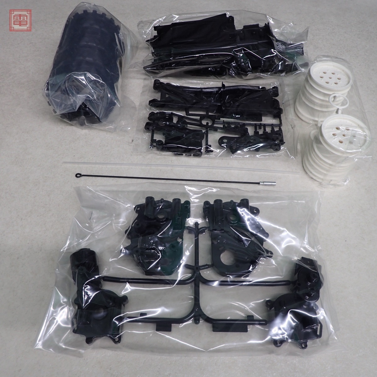 未組立 タミヤ 1/10 電動RC 4輪駆動 レーシングバギー ブーメラン4WD