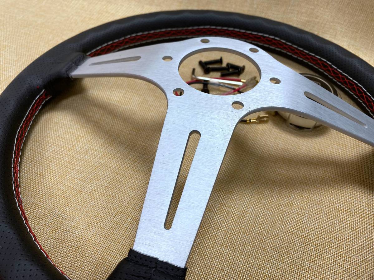 NARDI レザーステアリングホイール 360mm クラシック ⁄ レザー