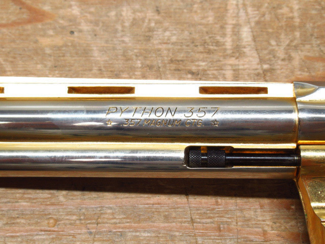 モデルガン コクサイ SMG NEW COLT PYTHON ニューコルト パイソン 357マグナム ガン重さ970g管理R0208A