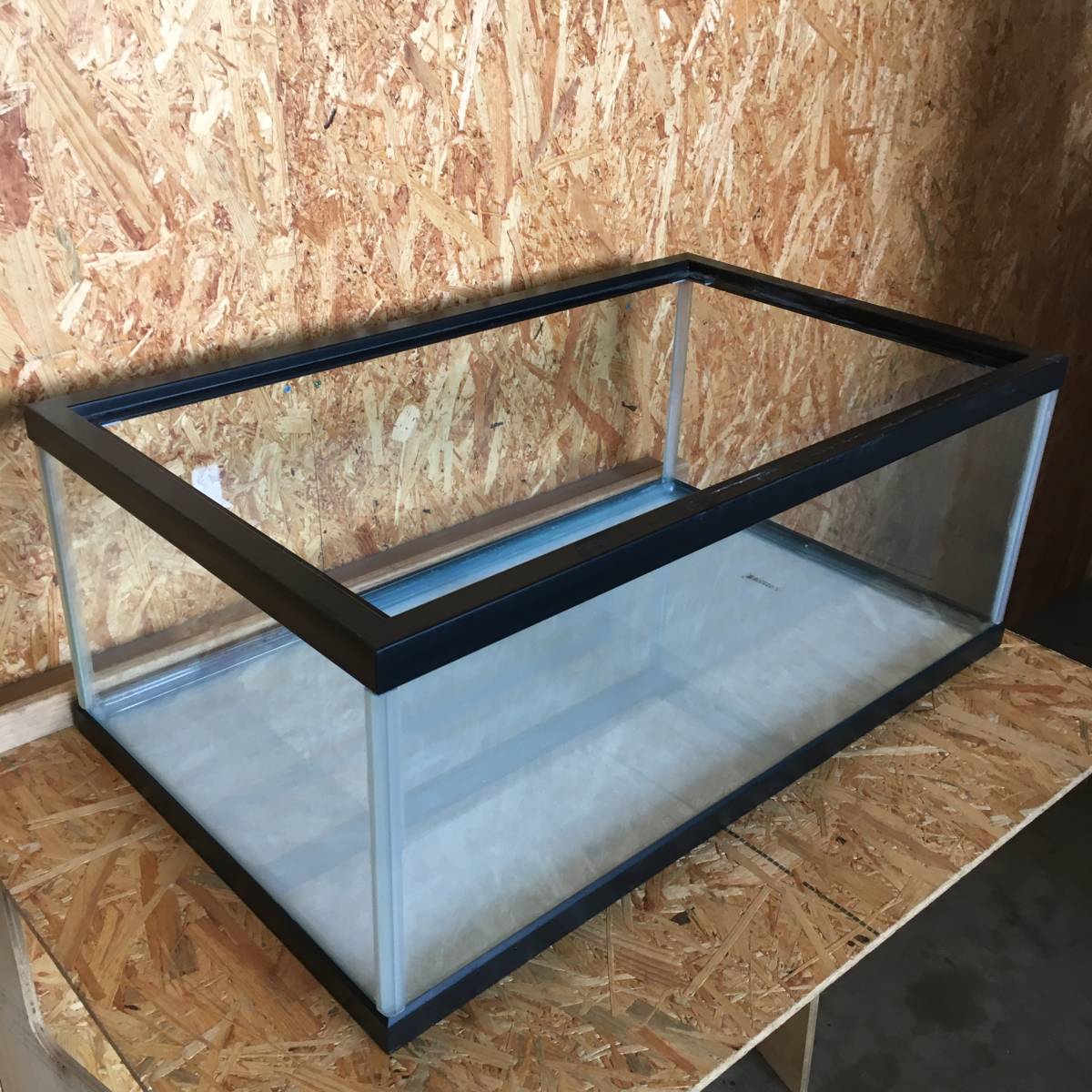 ⑦メーカー不明 大型 水槽 70センチ 70cm 現状品の入札履歴 - 入札者の順位