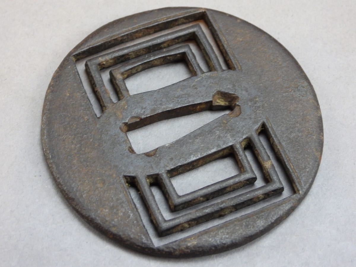 日本刀装具 刀鍔 鍔 花 0 桜図 唐銅 細工 1 鉄地 刀装具⁄武具⁄日本刀