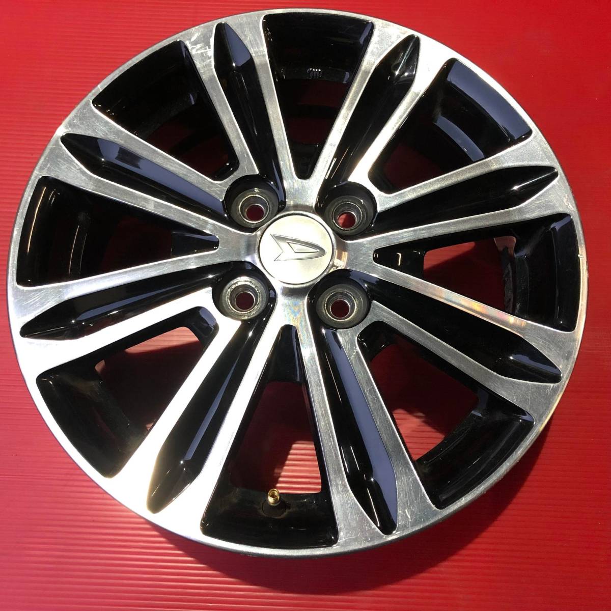 ダイハツ LA600S タントカスタム 純正 ホイール 15インチ 4.5J イン 