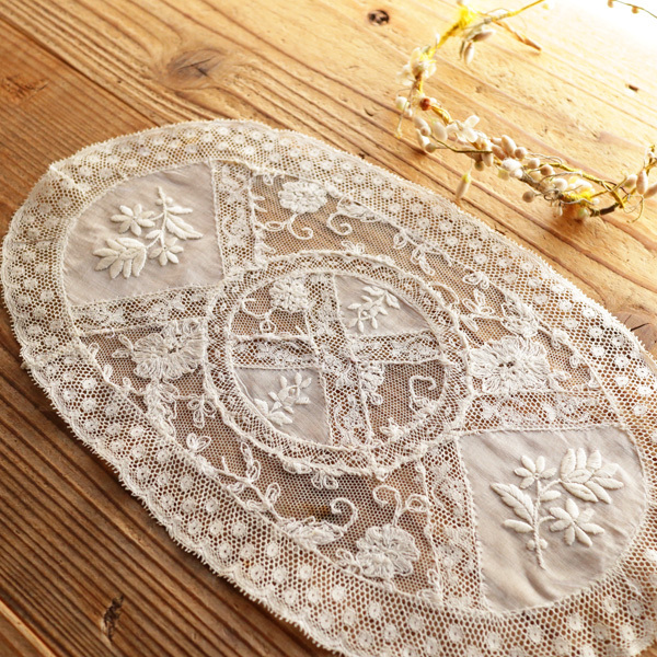 アンティーク フランス ノルマンディーレース 厚みある大きな手刺繍 