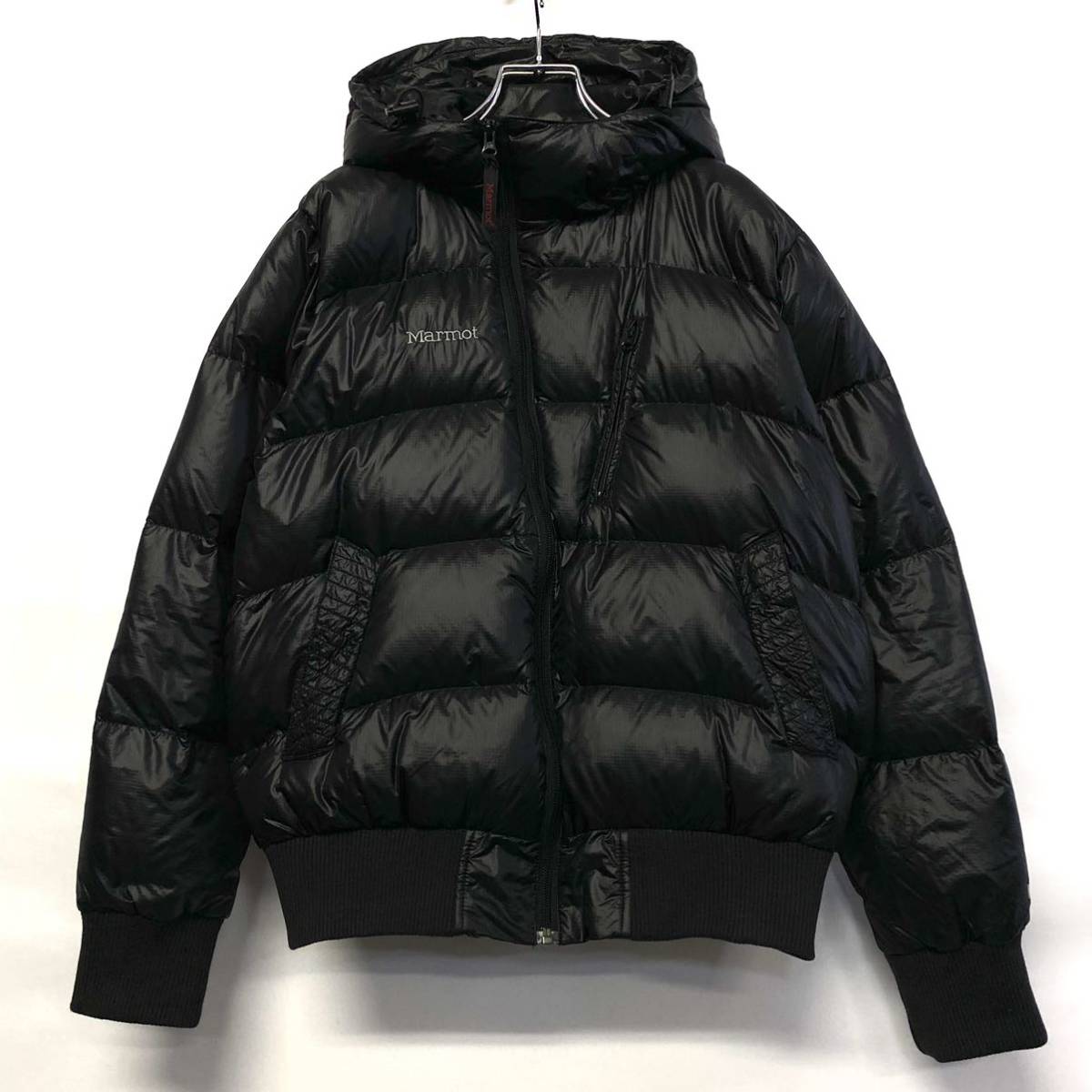 美品 MARMOT（マーモット）ダウンジャケット メンズM ブラック 刺繍  