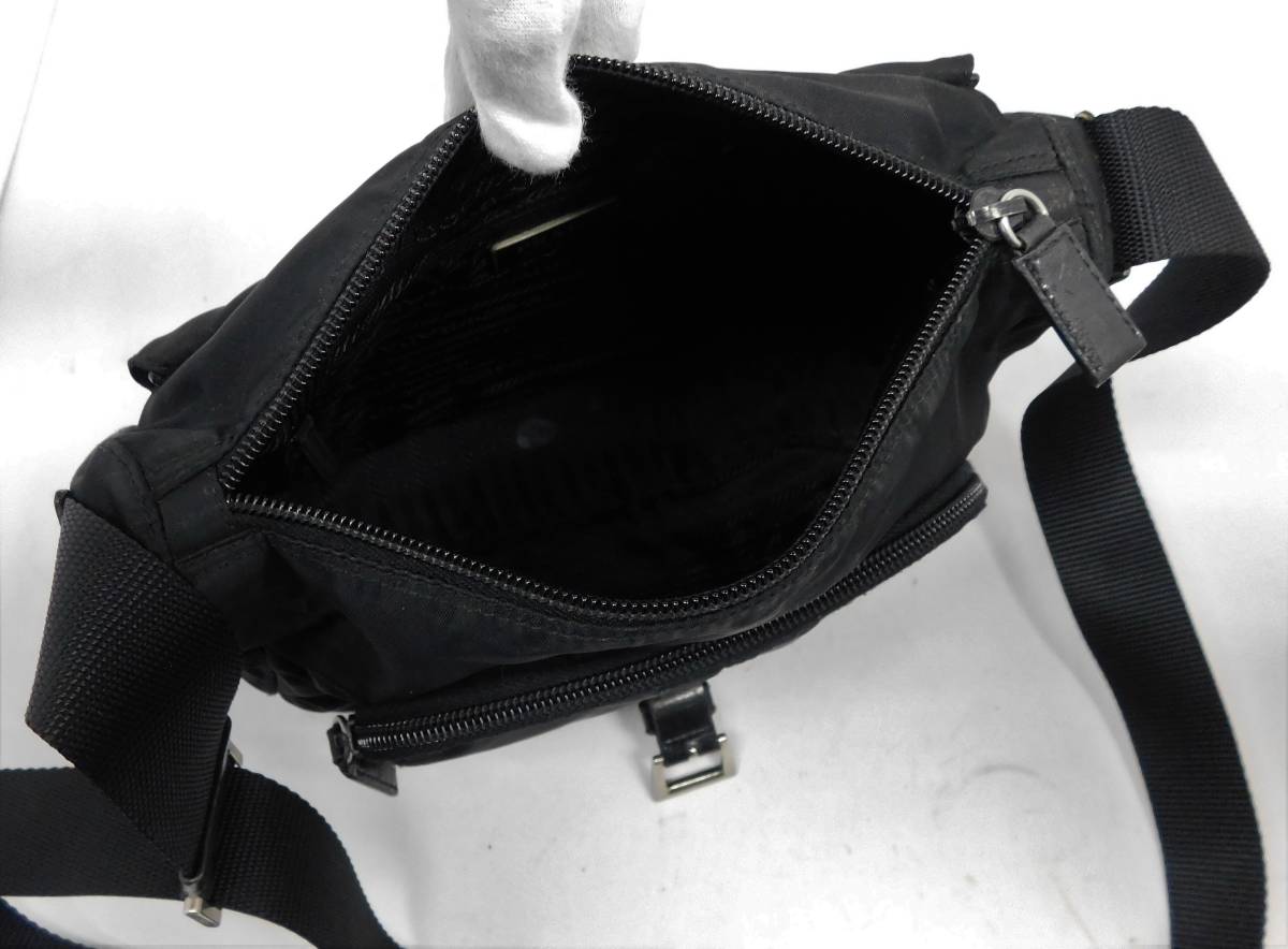 PRADA プラダ ☆ VELA SPORT ヴェラスポーツ NERO 黒 ナイロン 三角 