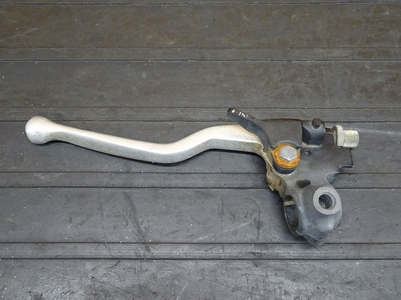 FTR223 MC34 : GRAKSOTO クラッチレバー オートバイ レバー ブレーキクラッチレシ ホルダー★MC34★ロンスイ・スカチューン仕様より取り外し★★☆bzaif★FTR0817-400★508 クラッチ FTR223★クラッチ ブレーキ 中古バイクパーツ販売専門店アイラブモーターFTR223 210830FTR223(MC34-1201)□ デコンプレバー レバーの通販