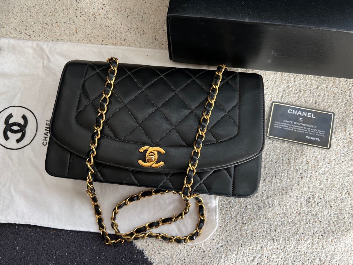 正規未使用 シャネル ダイアナ25 CHANELマトラッセ ショルダーバッグ 