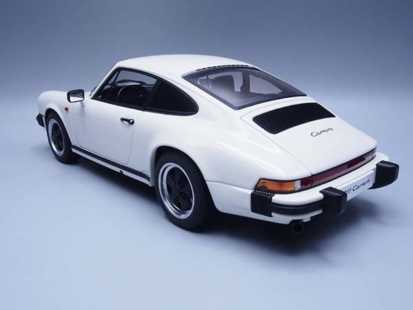 オートアート 1/18 ポルシェ911(930)カレラ 1988