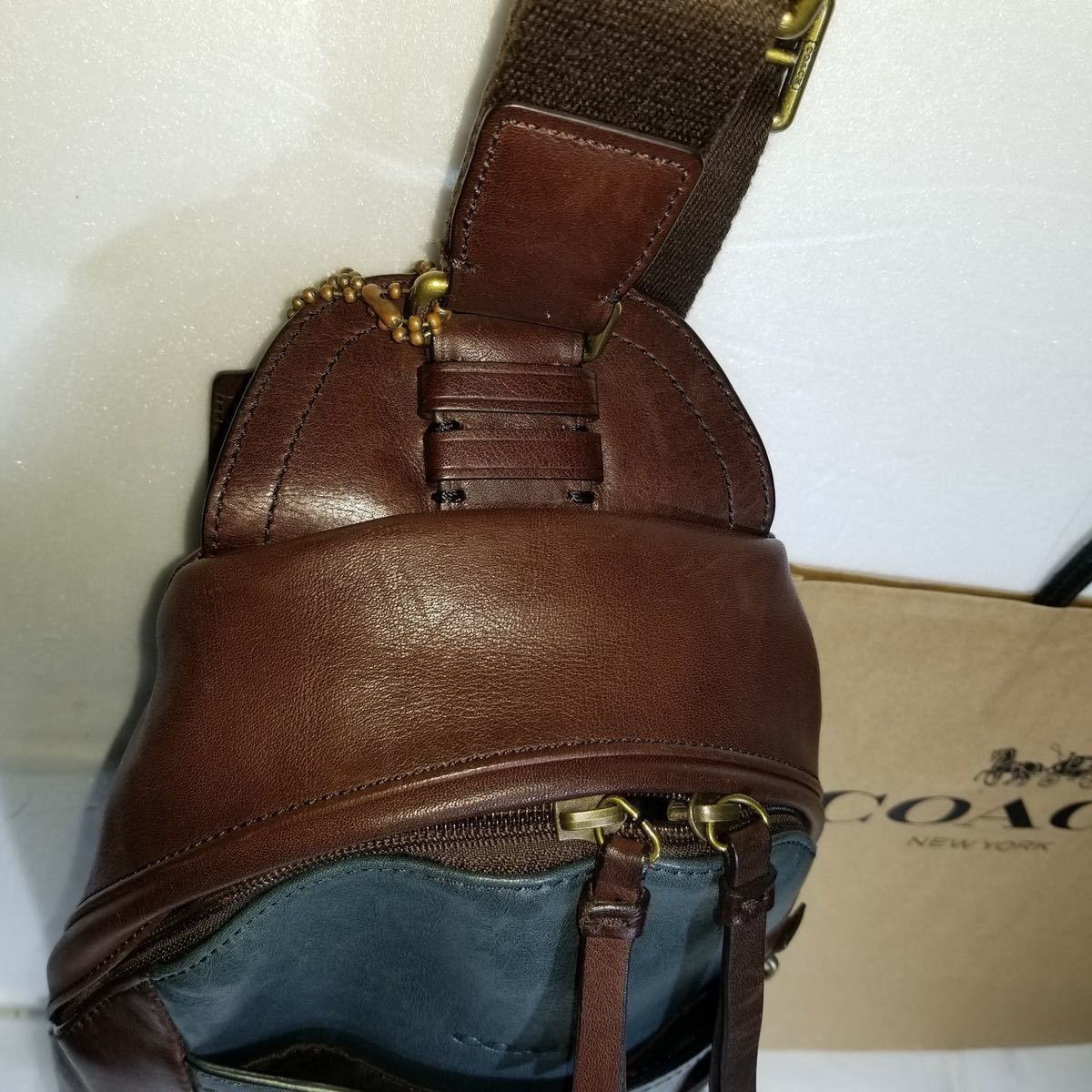 ◇美品◇(COACH コーチ)トンプソン 本革◇スリング パック ボディ