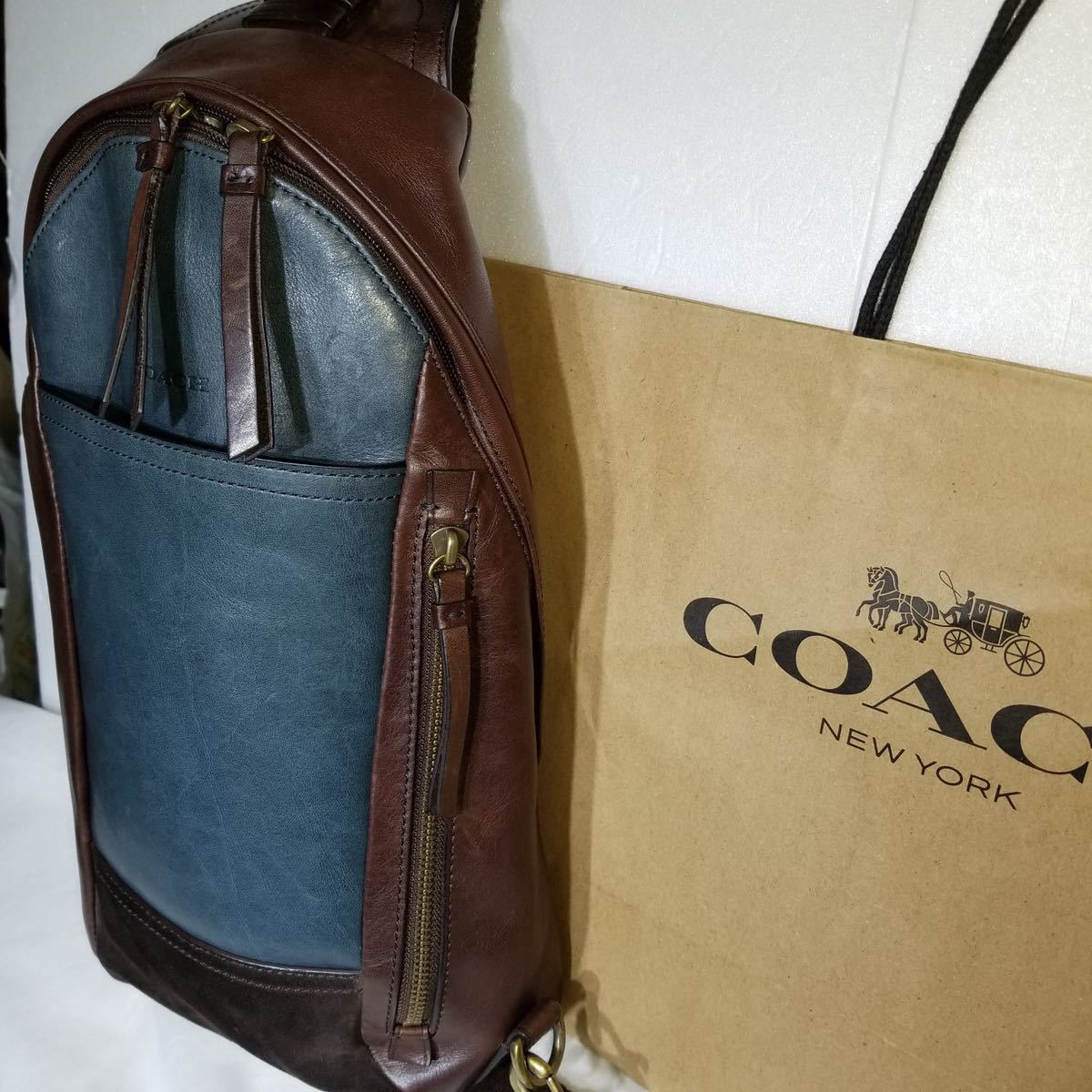 【未使用級】 COACH コーチ トンプソン ボディーバック スリングバッグ ◇美品◇(COACH コーチ)トンプソン 本革◇スリング パック ボディ