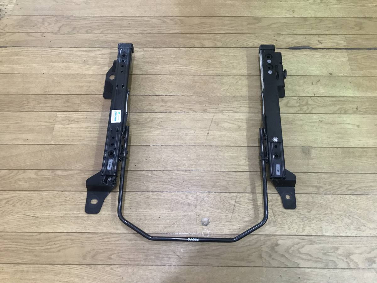 RECARO レカロシートレール VW ゴルフ7 AU ザビートル 16C A3 8V TT 