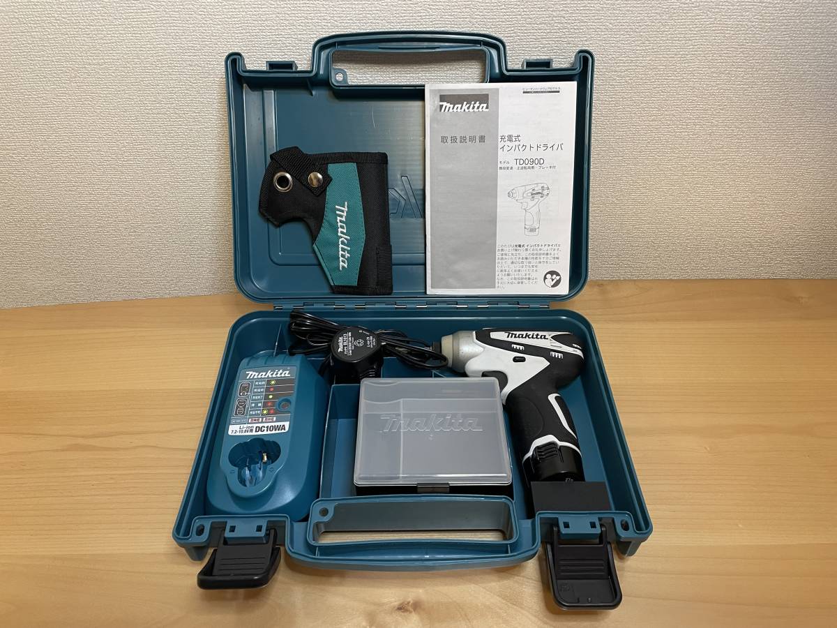 【中古美品】マキタ TD090D 白 インパクトドライバ 10.8V 電池2個・充電器・説明書・ハードケースセット_2