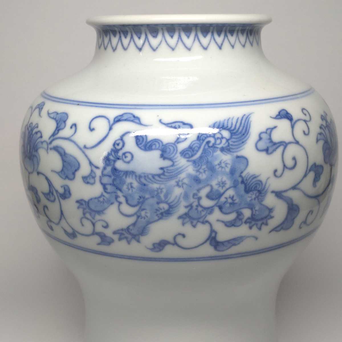 二代 宮川香山 作 青華 獅子唐草文 花瓶 高さ約21cm / 真葛焼 真葛香山