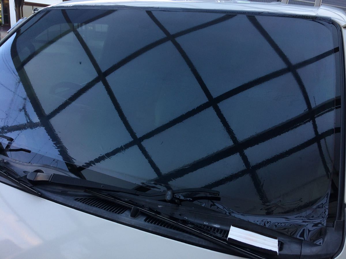 ラスト1 黒30 0系 ハイエース 熱成形済み カット済みフィルム フロントガラス カーフィルム スモークフィルム Kdh Gdh1v トヨタ用 売買されたオークション情報 Yahooの商品情報をアーカイブ公開 オークファン Aucfan Com