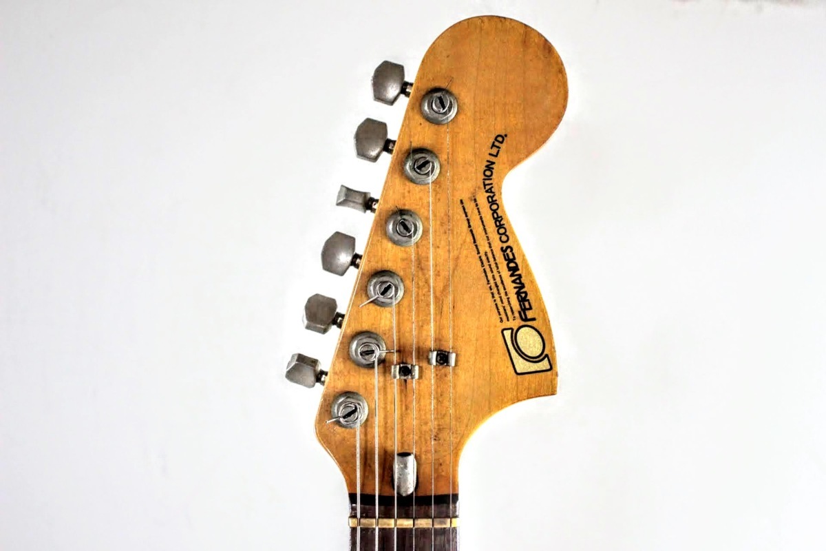 ☆金ロゴ Fernandes ストラト ハードケース付☆ FERNANDES FHC-G
