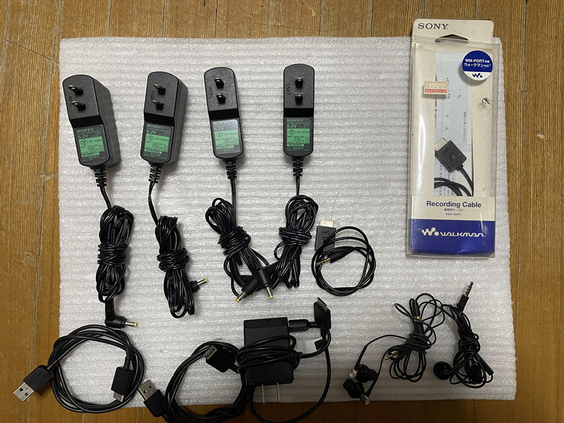 Sony MP3 WALKMAN PORTABLE MEDIA PLAYER 　ウォークマン　ポータブル　メディアプレーヤー計10台　スピーカー・アダプター等付き動作品 Player Sony MP3 Japanese Language NWZE473BLK