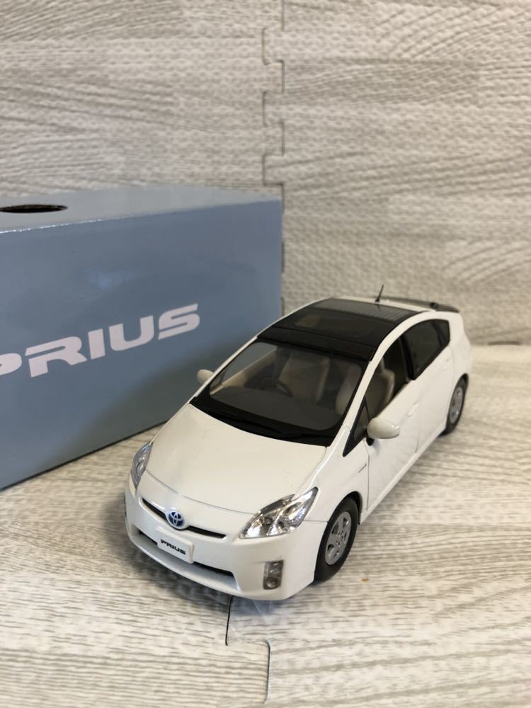 1⁄30 前期 カラーサンプル 60系 非売品トヨタ ダーク 1/30 トヨタ 旧型