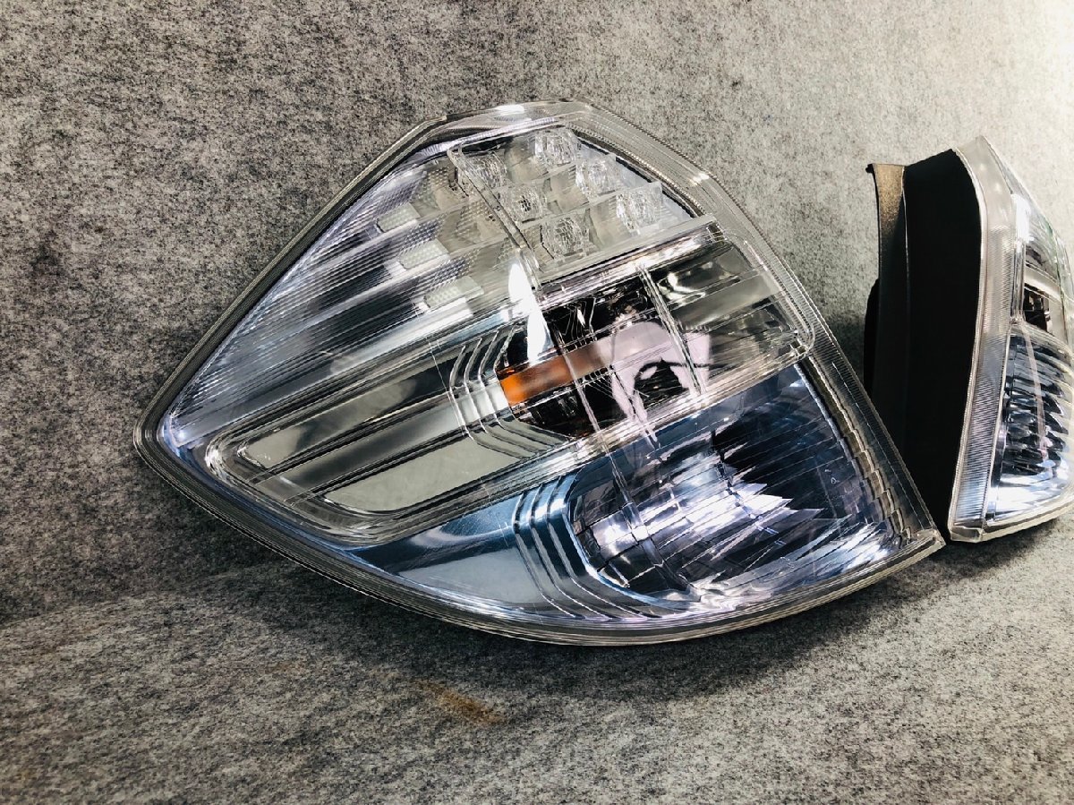 ホンダ フィット ハイブリッド GP1 純正 クリア テール ライト テール