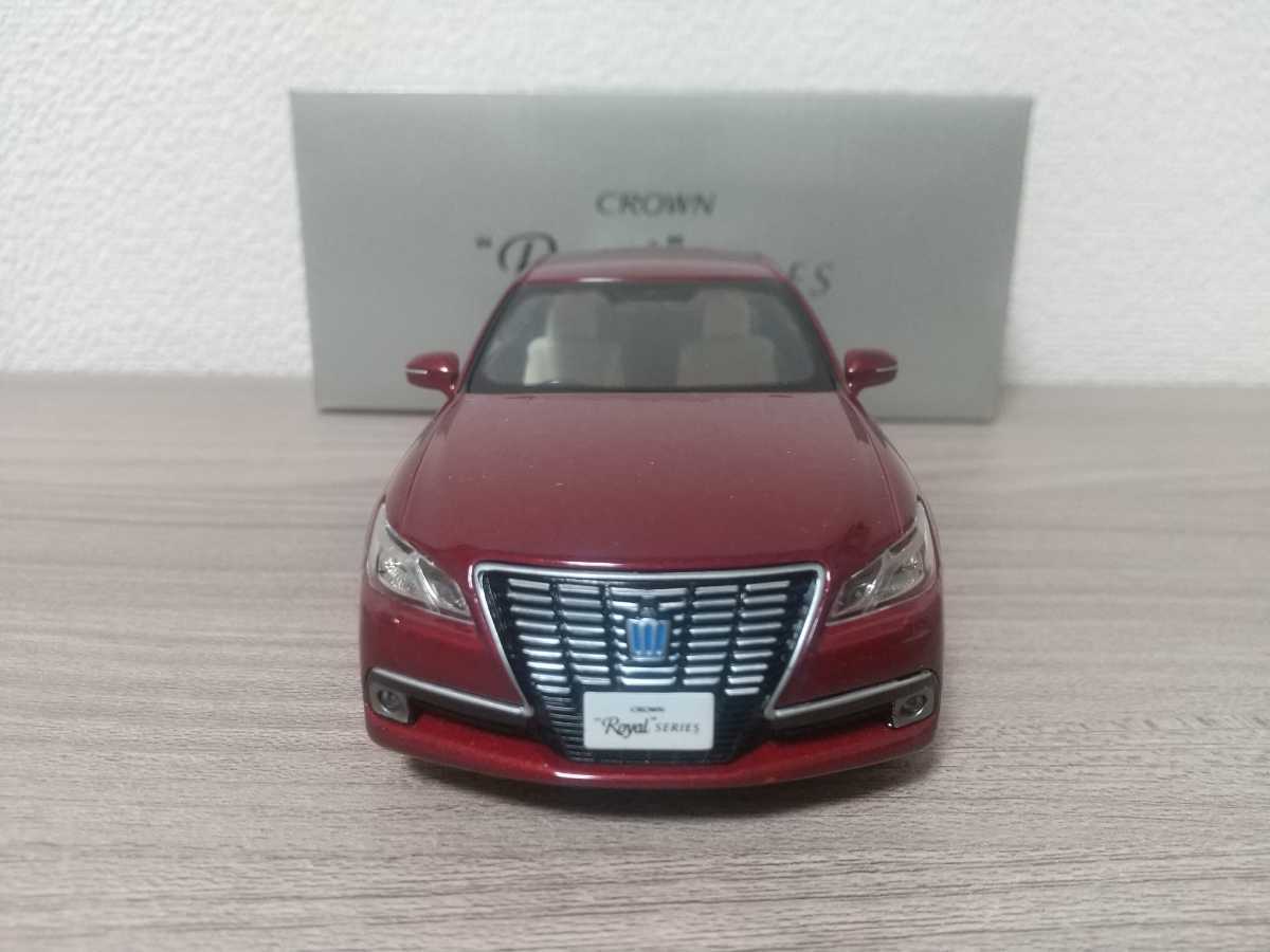送料込み☆トヨタ クラウン ロイヤルサルーン 1⁄30 ゼロクラウン 前期