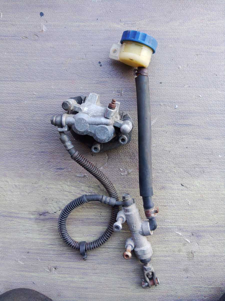 ZR400C ゼファー400 リアブレーキ リアキャリパー マスターシリンダー ...