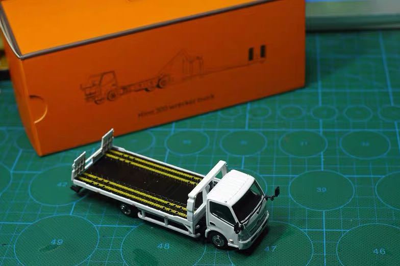 1/64 GCD HINO 300 日野300 レッカー車 Wrecker truck 白(青のミニカー