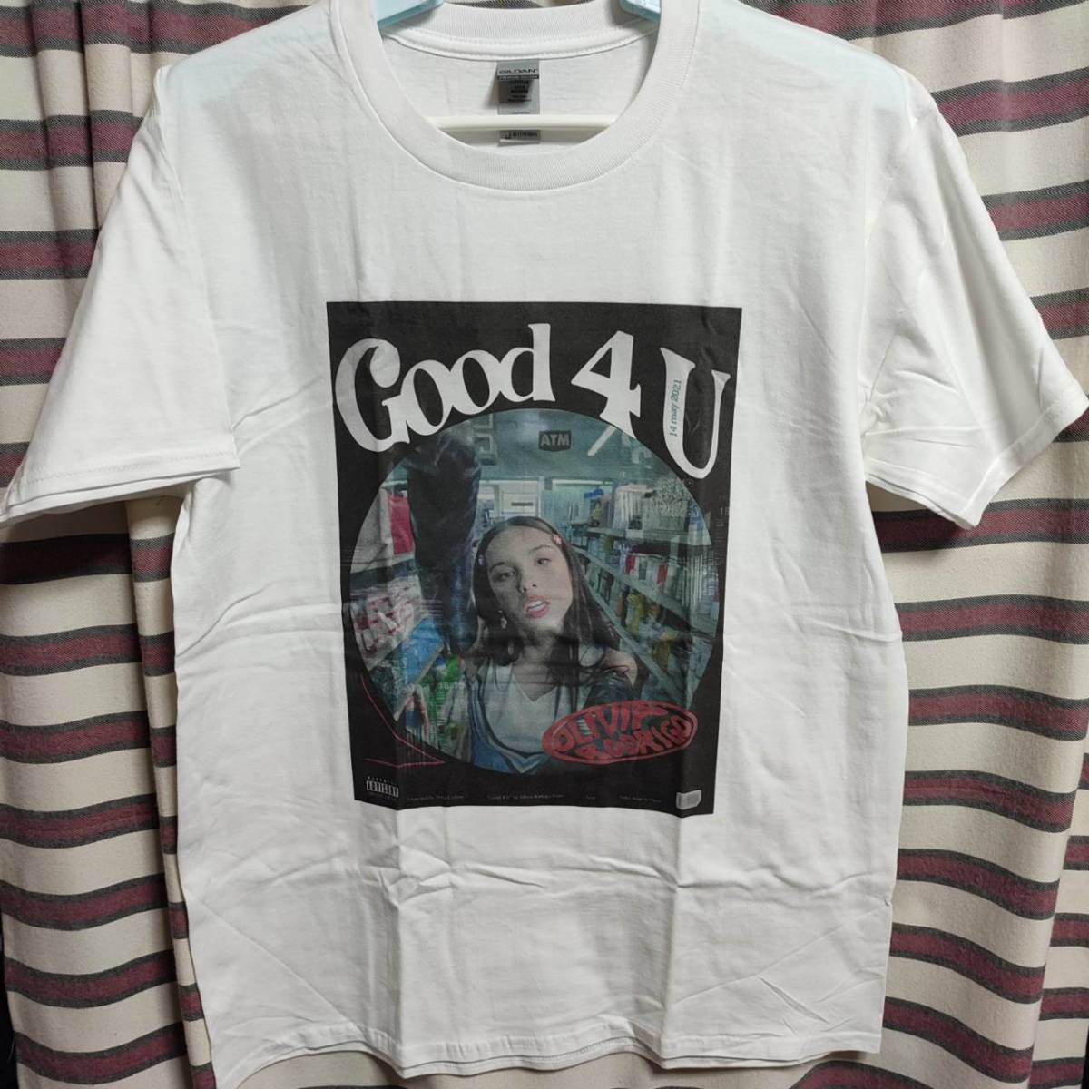 送料無料，人気SALE 彡 Olivia Rodrigo Sour オリヴィア ロドリゴ BIGプリントTシャツ ビリーアイリッシュ Billie Eilish Ariana Grande(Tシャツ)｜売買されたオークション情報、yahooの商品情報をアーカイブ公開 - オークファン Tシャツ