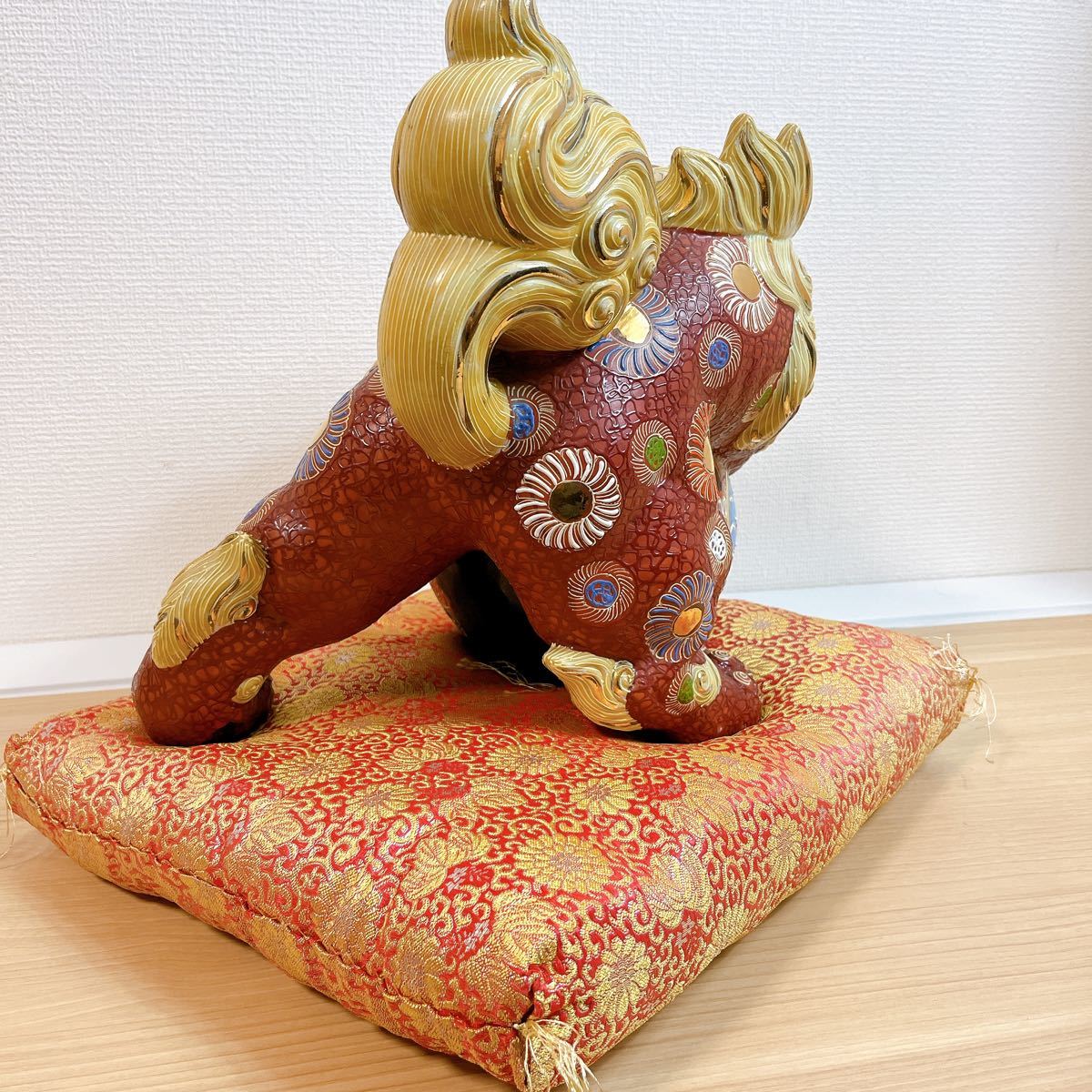 正規品，100%新品 九谷 獅子 魔除け 置物 最大高さ34センチ 重量約